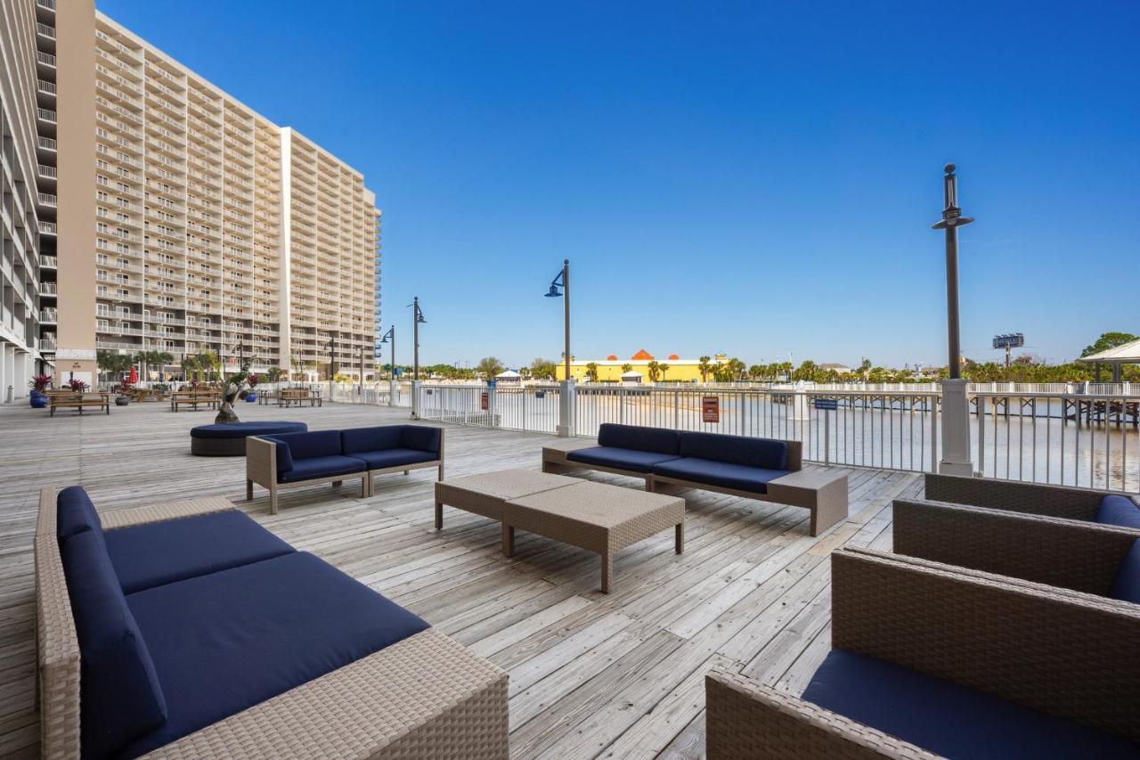 Laketown Wharf 1025