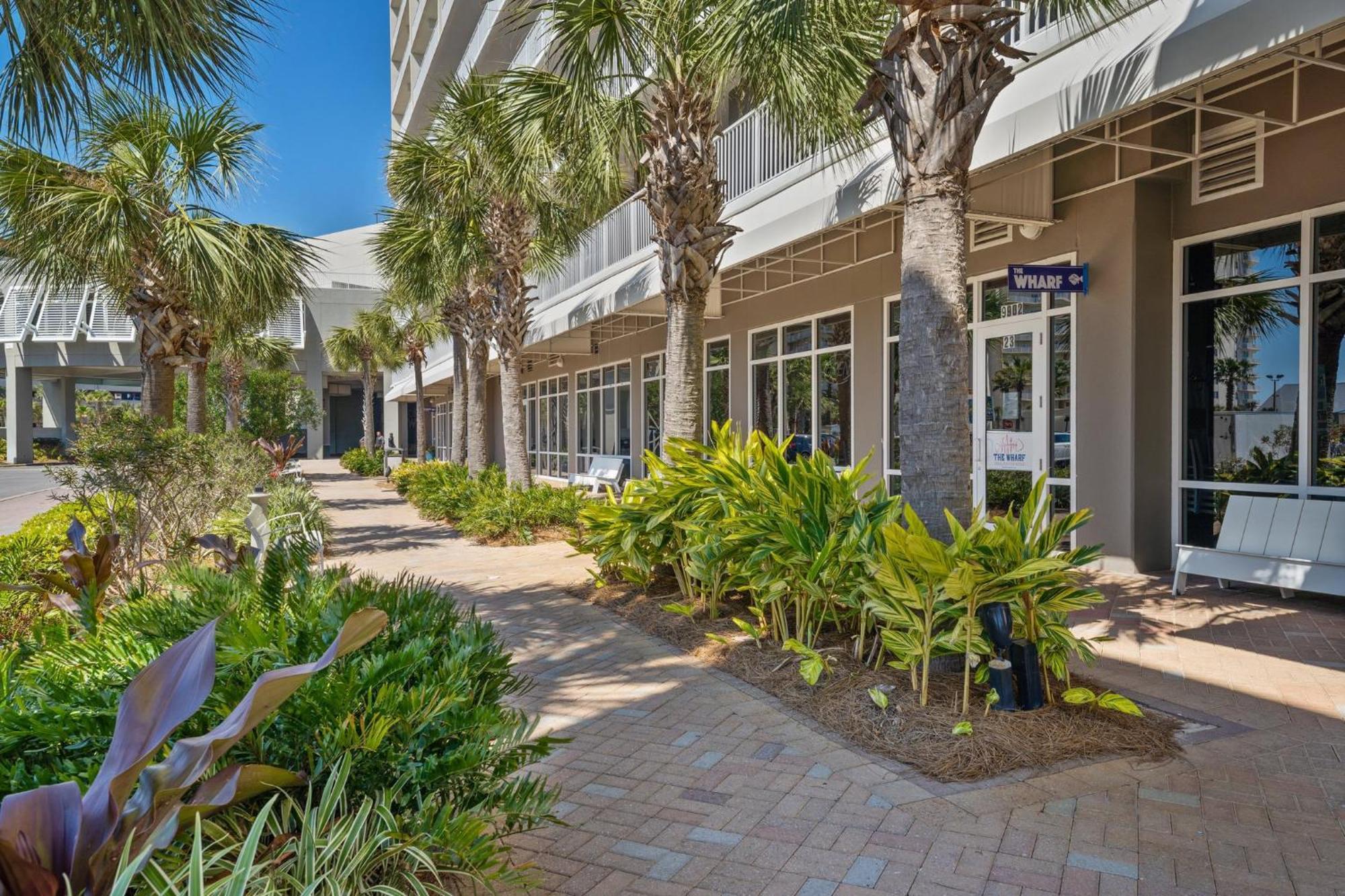 Laketown Wharf 1025 Apartment