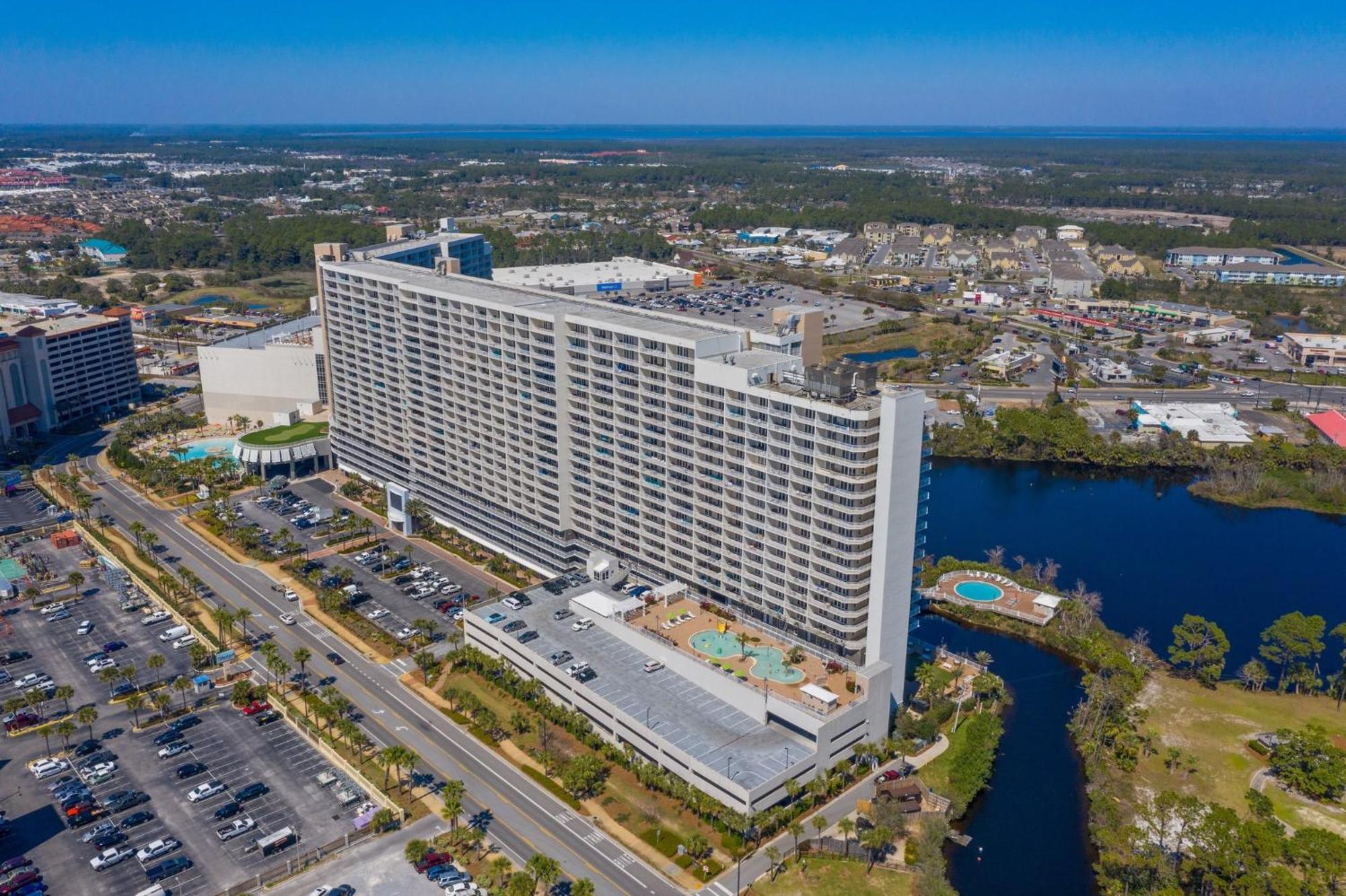Apartment Laketown Wharf 1025
